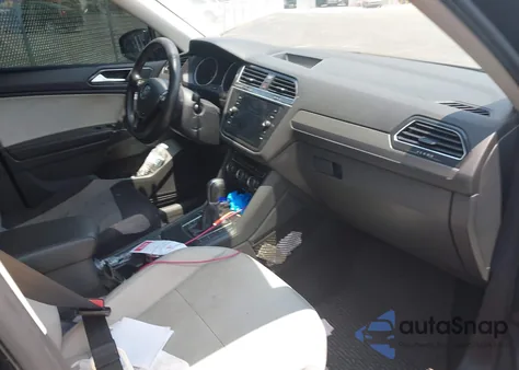 2018 Volkswagen Tiguan 2.0T Se/2.0T Sel z USA, uszkodzony, nr VIN 3VV3B7AX9JM193342